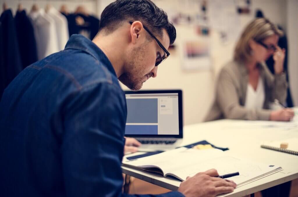 People Working In Office 2022 12 15 23 25 30 Utc